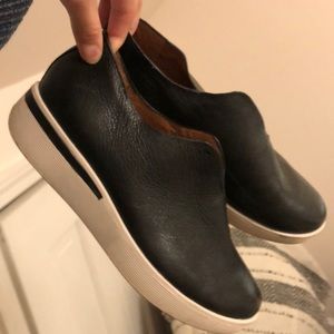 KENNETH COLE GENTLE SOULS SLIP ONS